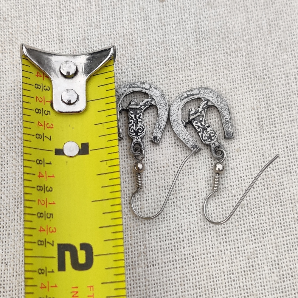 Vintage southwestern cowgirl horseshoe earrings - Picture 5 of 5